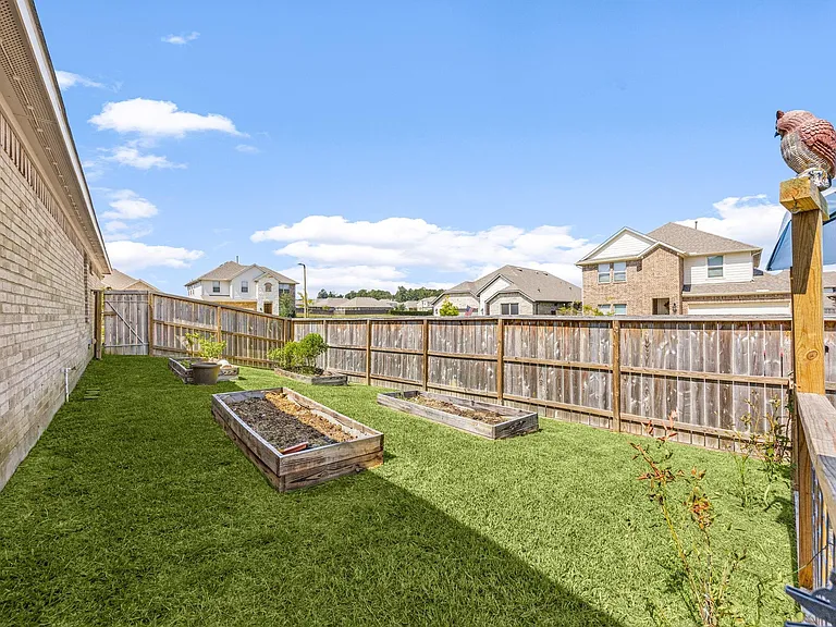 907 Youth Water Rd — Photo 25