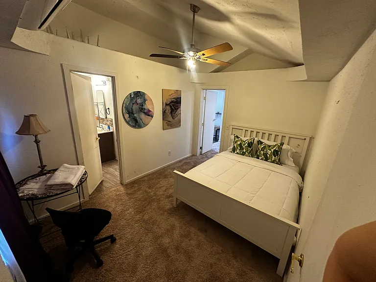 4462 N Pomona Ave — Photo 11