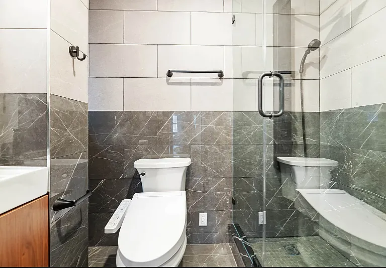 437 W 46th St #5F — Photo 4