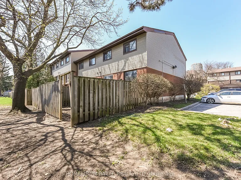 72 Carleton Pl #72 — Photo 7