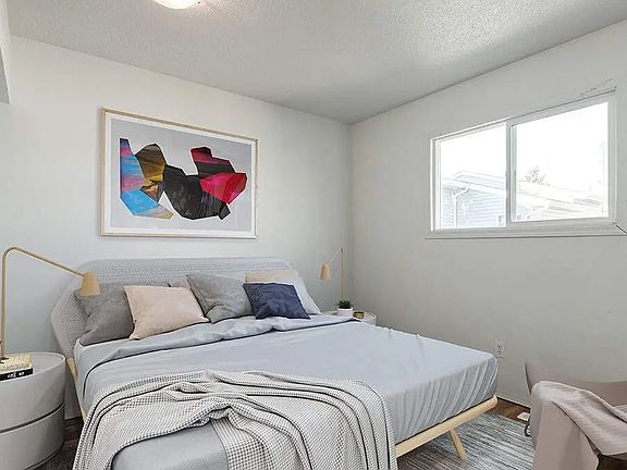 4th image of 1 Queens Way E #21