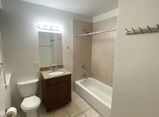 6914 N Wolcott Ave #2E, Chicago, IL 60626