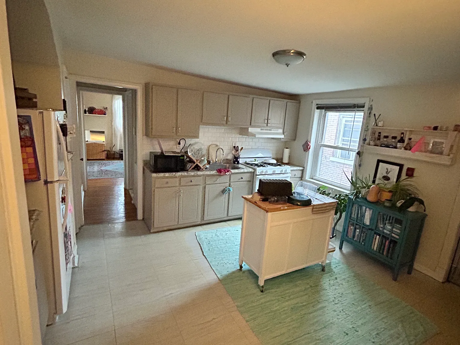 1 bed, 700 sqft, $1,325 — Photo 2