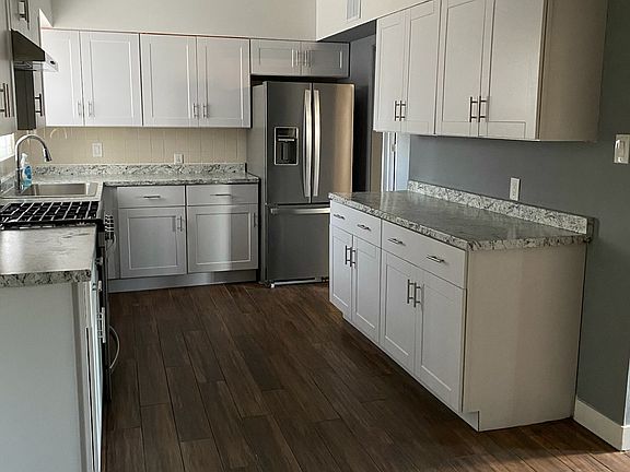3rd image of 2824 W Montebello Ave