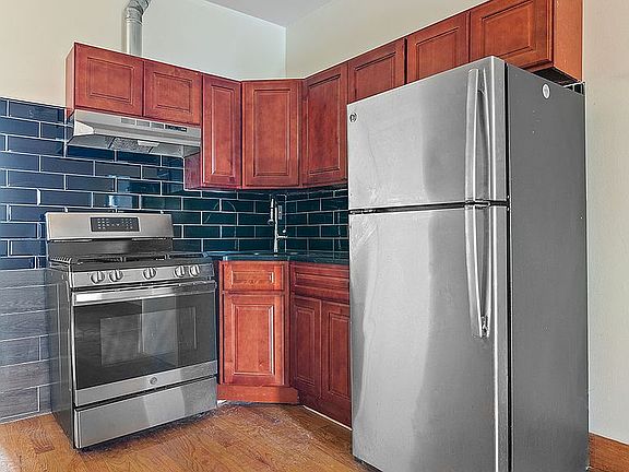 3rd image of 309 Palmetto St #3L
