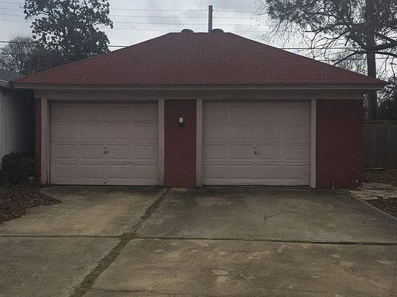 2nd image of 2714 Olive St