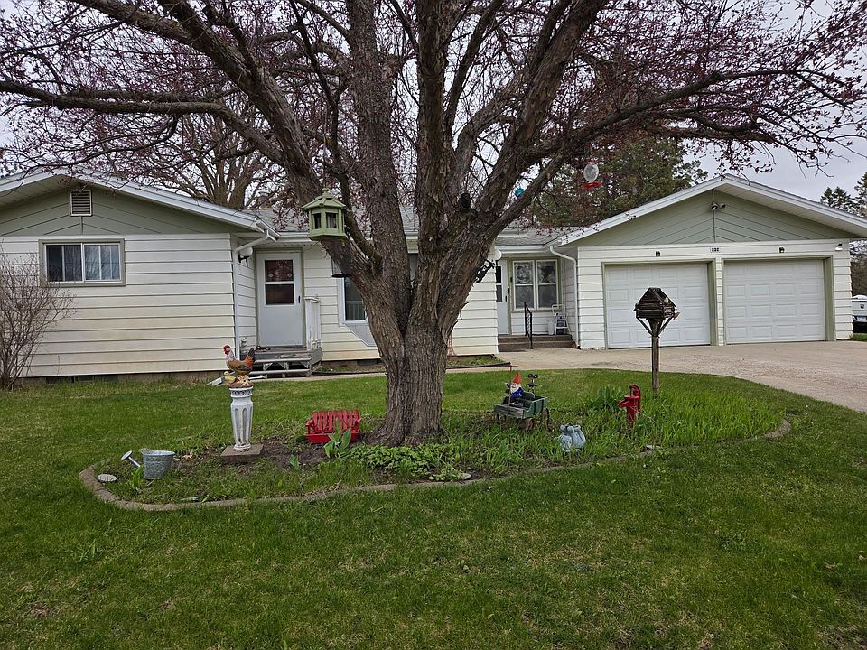 1st image of 232 Nowell St W