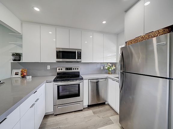 4th image of 3051 Sunrise Lakes Drive E #303