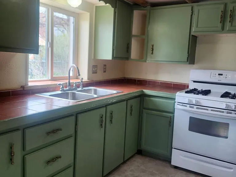 225 N Washington St — Photo 4