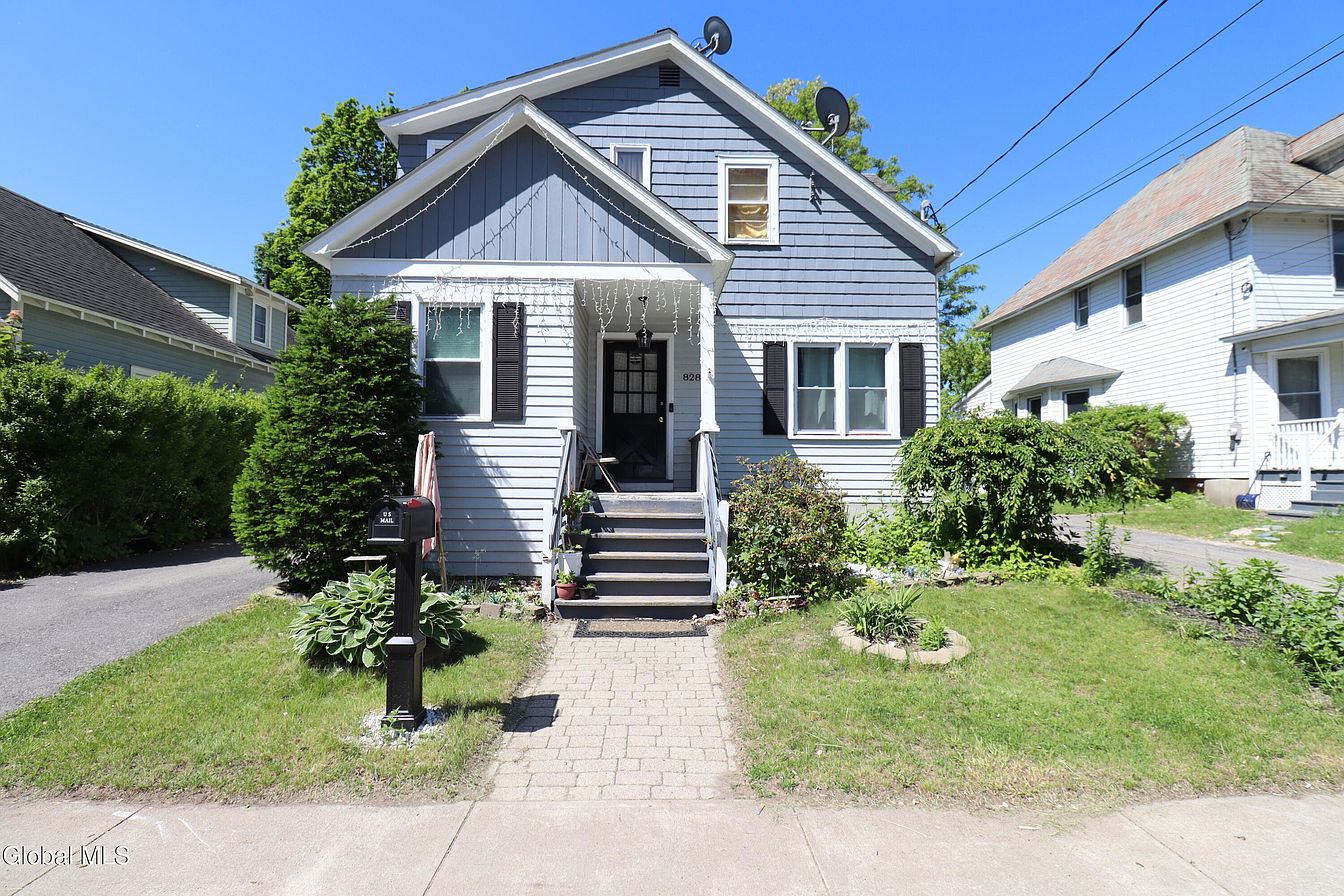 1st image of 828 Harrison Avenue