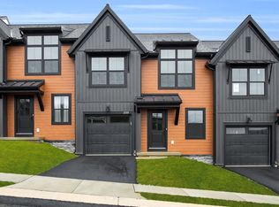 2119 S Autumn Chase Dr, Mechanicsburg, PA 17055