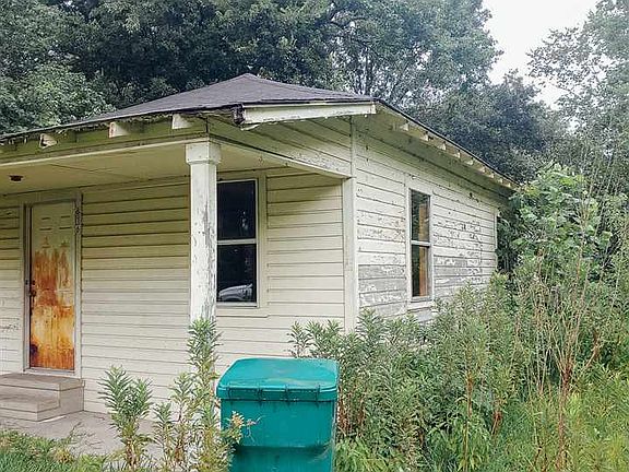 3rd image of 816 Moss Ave