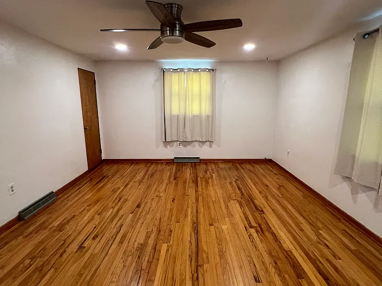 113 Taylor Ave — Photo 4