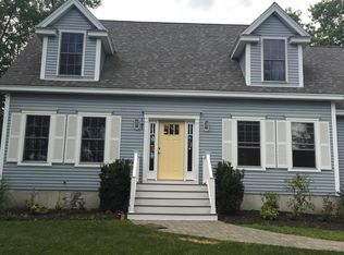 22 Woodridge Ln, Exeter, NH 03833