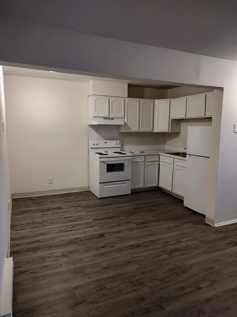 Parkview Manor Apartments — Photo 3