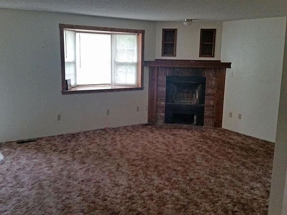 3rd image of 246 Lorraine Ave