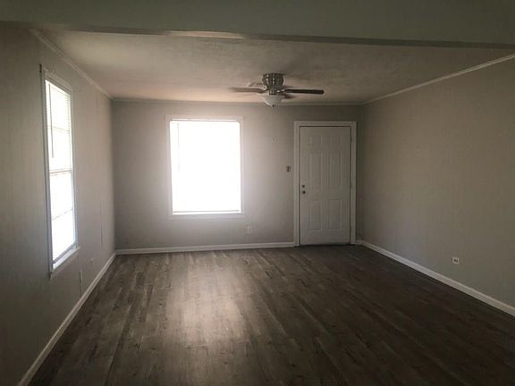 4th image of 817 Live Oak St