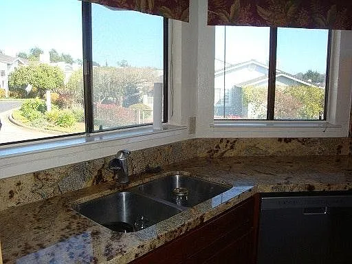 463 Sea Horse Dr — Photo 2