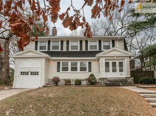 6215 Valley Rd, Kansas City, MO 64113