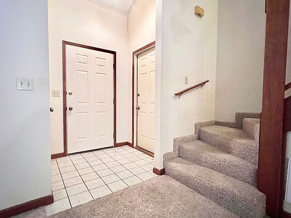 3rd image of 1001 Alderwood Way