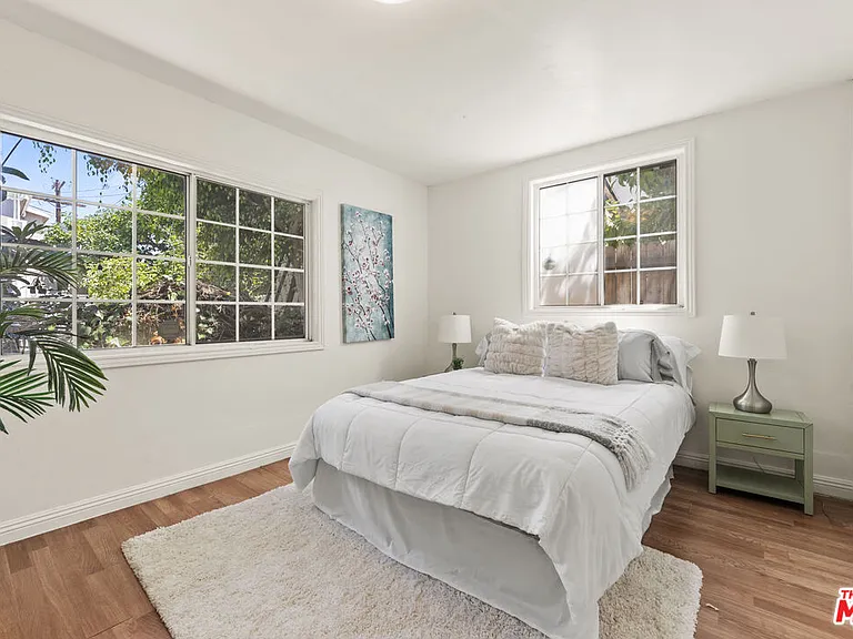 1114 S La Peer Dr — Photo 32