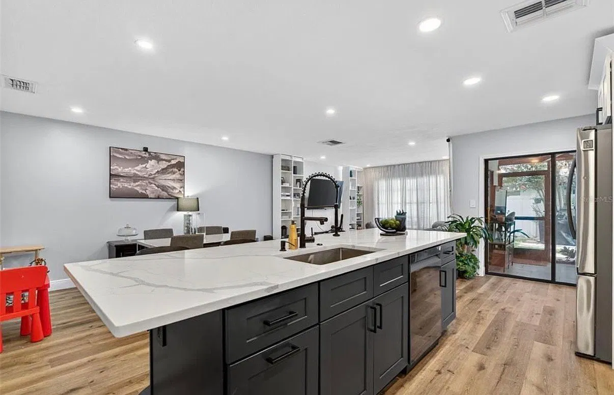 Beautifully Renovated 3BR 2BTH Home in Desirable Oldsmar Community — Photo 3