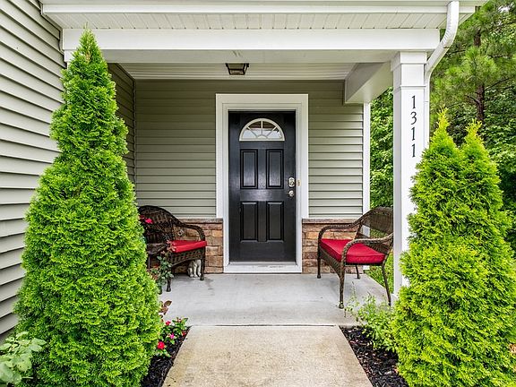 4th image of 1311 Golden Eagle Dr