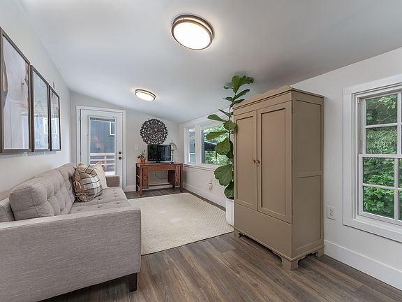 Main Level Multi-Use Space
