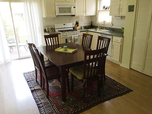 4th image of 8539 Avers Ave