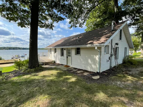 15211 Silver Beach Dr, Gowen, MI 49326