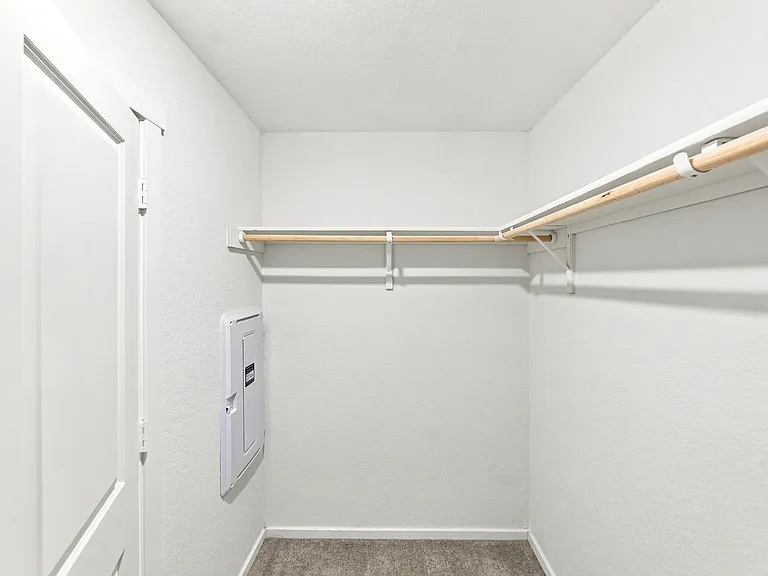 271 Zyra Ave — Photo 20
