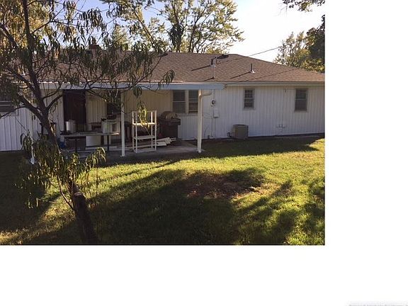3rd image of 4938 Greeley Ave