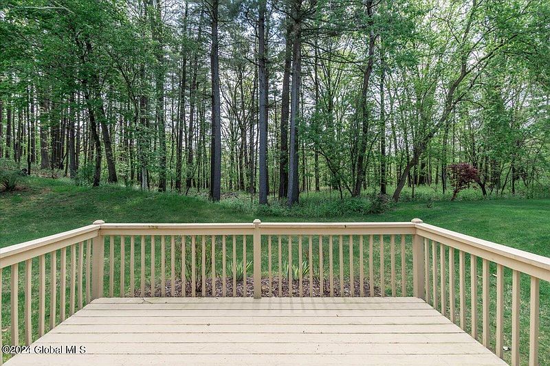 4th image of 587 Highwood Circle #587