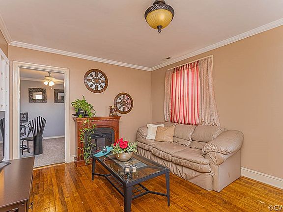 3rd image of 2403 Carlisle Ave