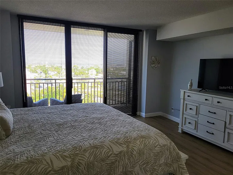 3820 Gulf Blvd #807 — Photo 33