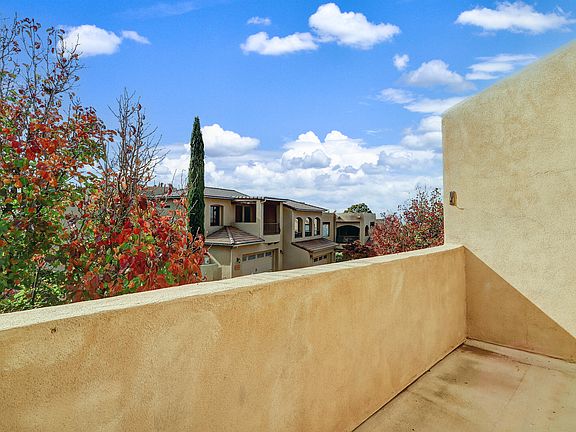4th image of 13246 Candelaria Rd NE