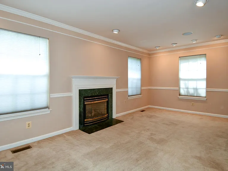 16853 Capon Tree Ln — Photo 8