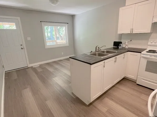 3341 Peter St, Windsor, ON N9C 1J1