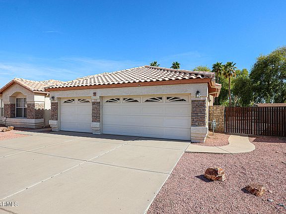 2nd image of 2009 N 125TH Avenue