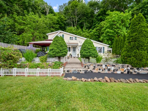 364 North High Street, East Haven, CT 06512