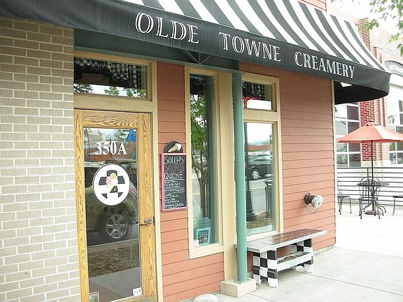 Walk to Ice Cream Parlor