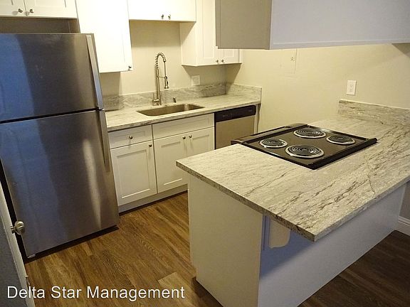 2nd image of 2300 G St APT 5