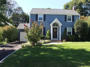 16 Crestwood Rd, Morristown, NJ 07960