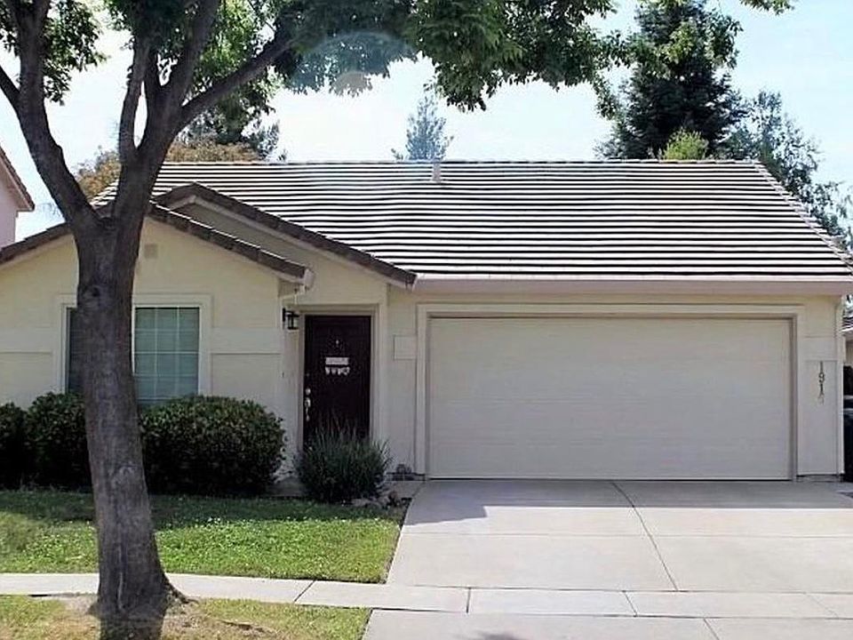 1st image of 1916 Woodland Dr
