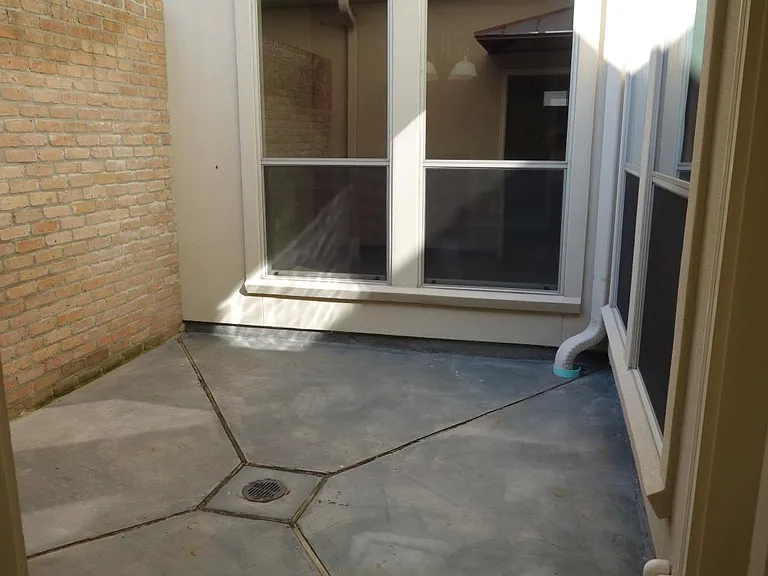 1207 Rue Renoir — Photo 11