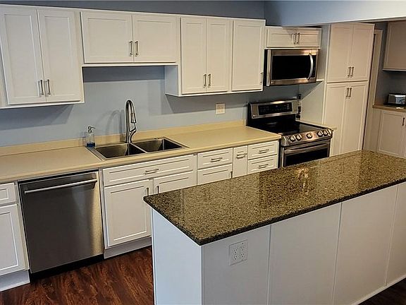 5th image of 131 Beechwood Dr