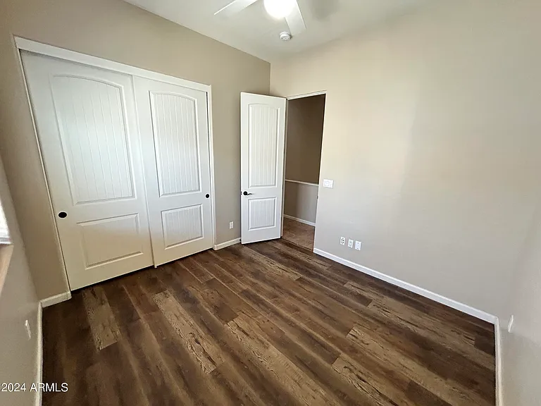 897 E Roma Ave #3 — Photo 15