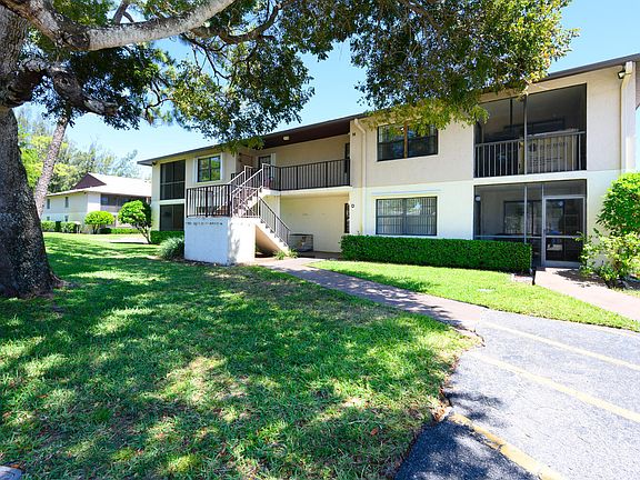 2nd image of 4205 S 57th Avenue #D