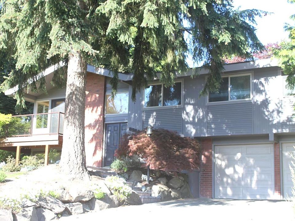 Shady house for a cool summer with 2 car garage