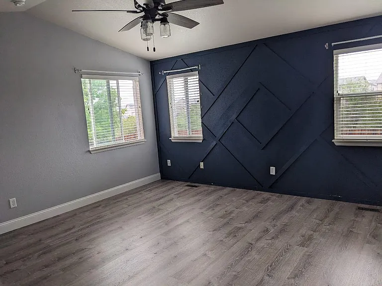 1941 Dewhirst Dr — Photo 12